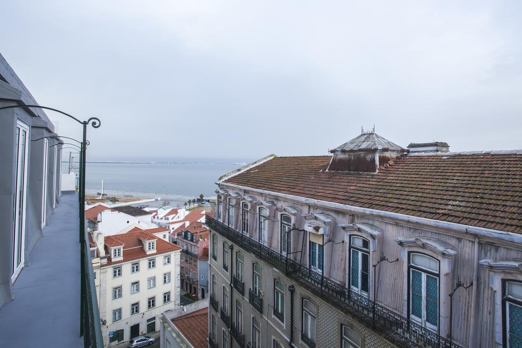 Breathtaking River View In Alfama 리스본 외부 사진