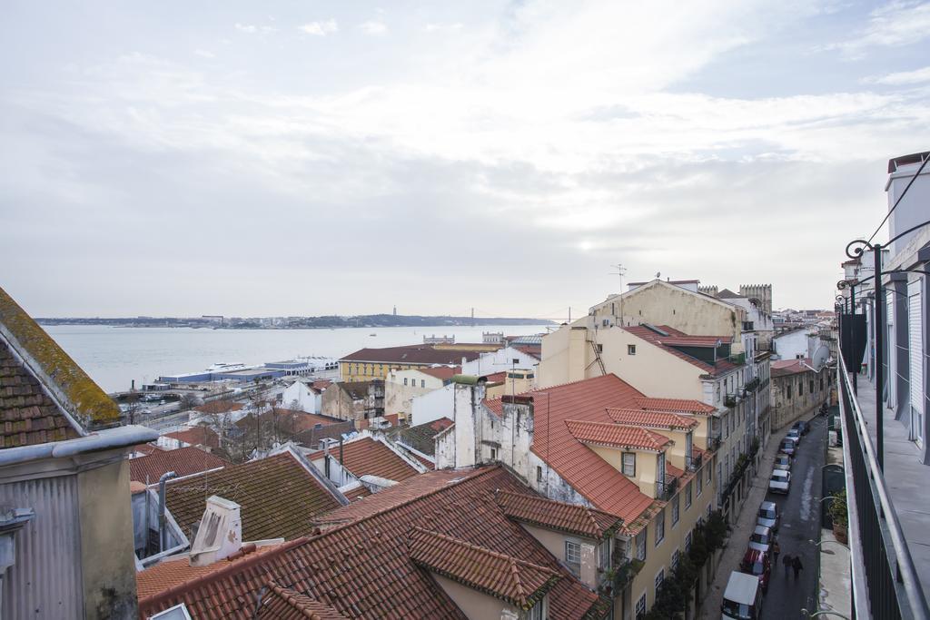 Breathtaking River View In Alfama 리스본 외부 사진